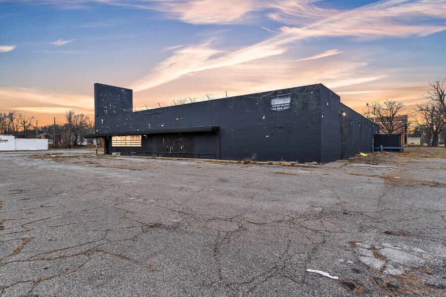 Primary Photo Of 12021 Harper Ave, Detroit Supermarket For Sale