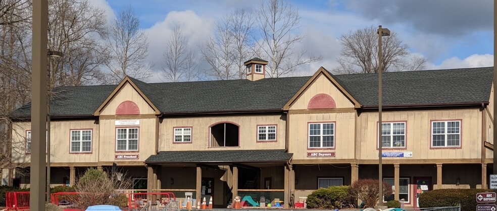 Primary Photo Of 832 Seven Bridge Rd, East Stroudsburg Medical For Lease