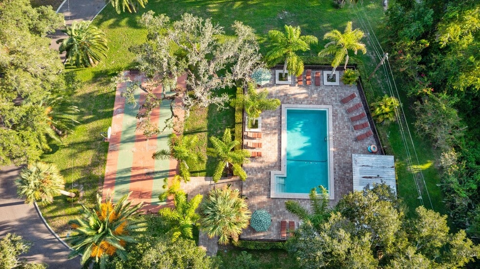 More Photos Of 1485 Lakeview Dr, Deland Hotel For Sale