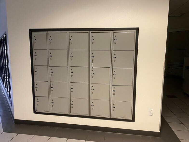 More Photos Of 9029 Airport Blvd, Los Angeles Post Office For Lease
