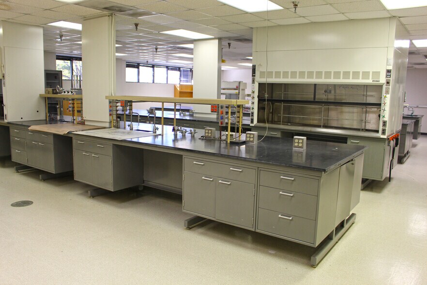 More Photos Of 95 W 32nd St, Winston-Salem Medical For Lease