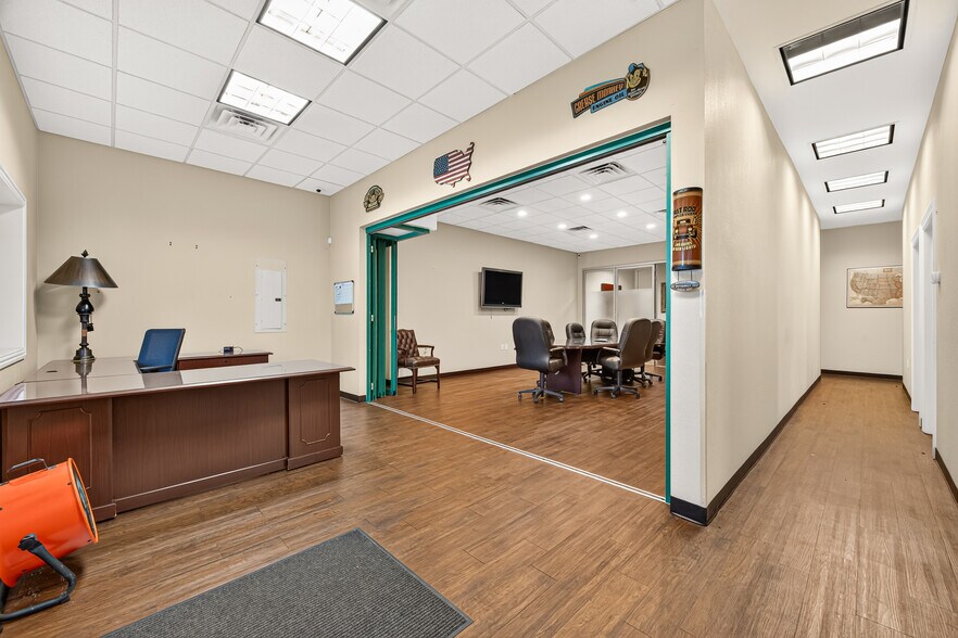 More Photos Of 214 N Loop 336 E, Conroe Office For Sale