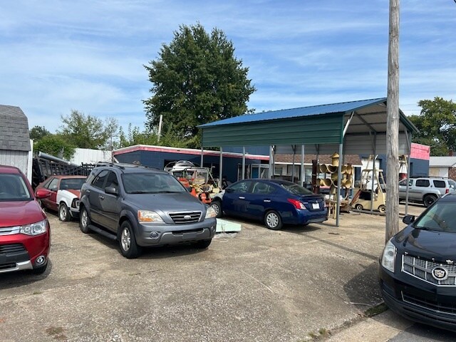 More Photos Of 1314 Tell St, Tell City Auto Dealership For Sale