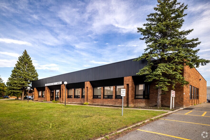 Primary Photo Of 1900-1950 Boul Saint-Régis, Dorval Light Distribution For Lease