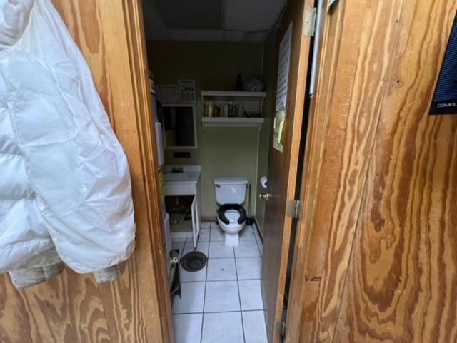 More Photos Of 155 Main, Oaks Convenience Store For Sale