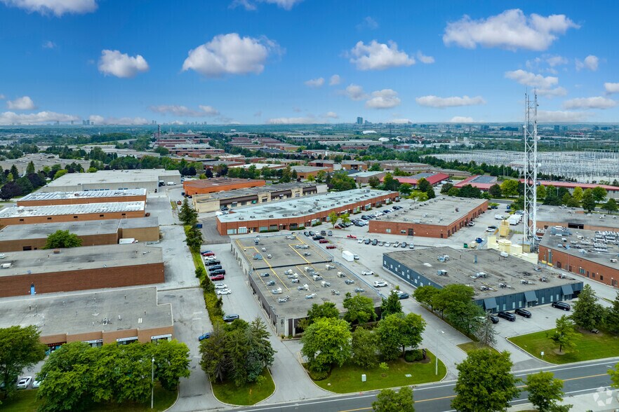 More Photos Of 570 Hood Rd W, Markham Service For Sale