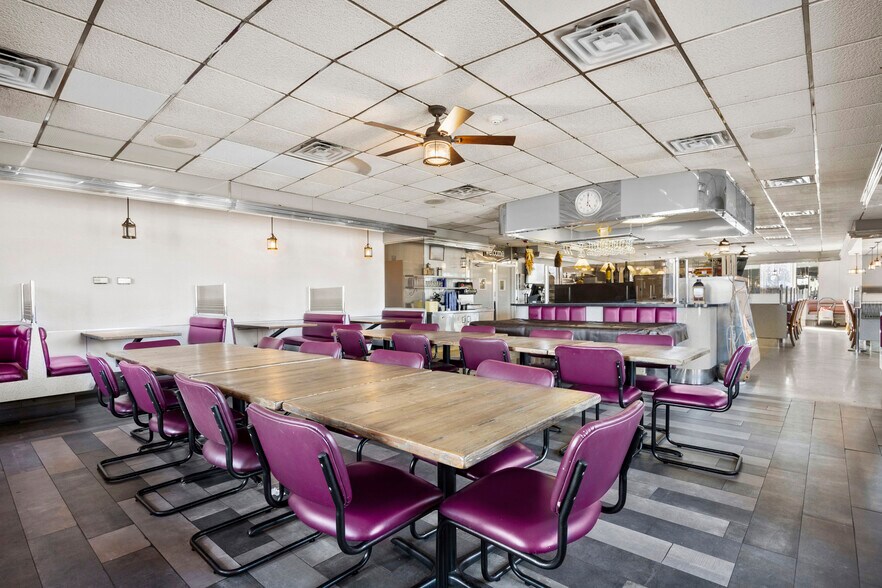 More Photos Of 1975 Central Ave, Albany Restaurant For Sale