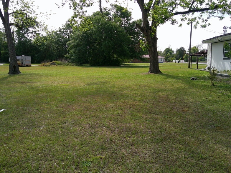 More Photos Of 970 McDonald St, Waycross Flex For Sale