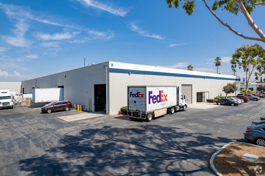 More Photos Of 15507-15517 Broadway Center St, Gardena Warehouse For Lease