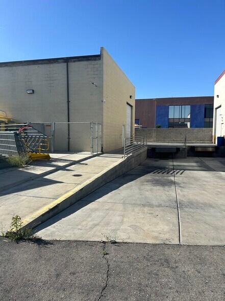 More Photos Of 5611-5617 S Valley View Blvd, Las Vegas Distribution For Lease
