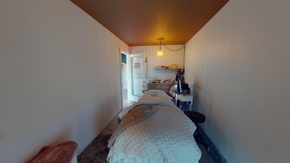 More Photos Of 1700 Montopolis Dr, Austin Freestanding For Lease