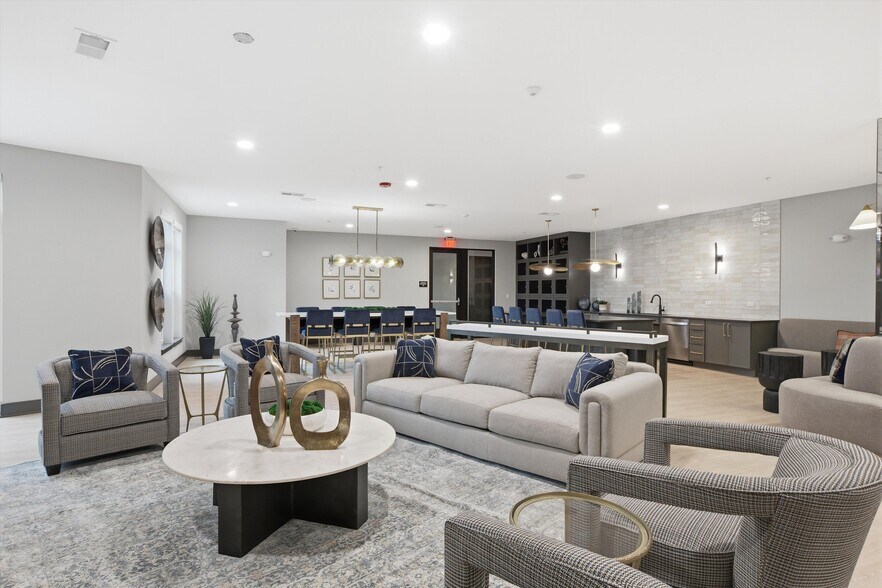 More Photos Of 1850 Glenview Rd, Glenview Apartments For Lease