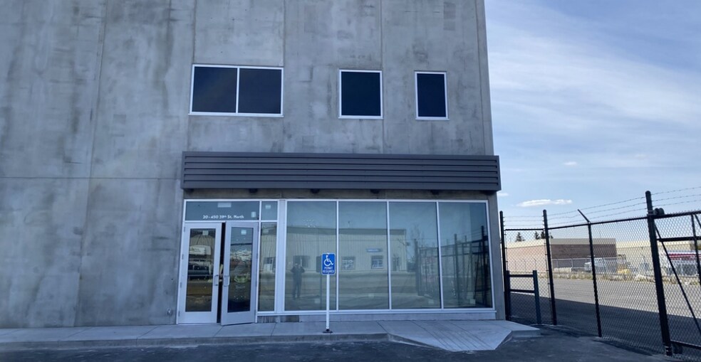 Primary Photo Of 450 39 St N, Lethbridge Warehouse For Lease