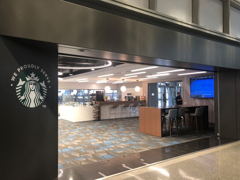 More Photos Of 150 N Martingale Rd, Schaumburg Unknown For Lease