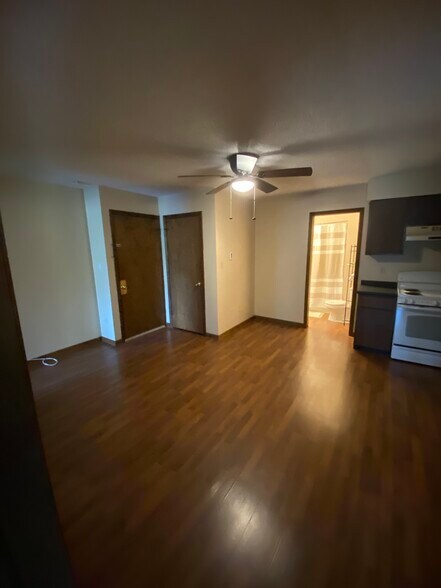 More Photos Of 127 W Taylor St, Grant Park Multifamily For Sale