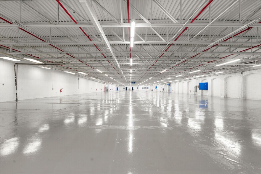 More Photos Of 56 Sterling St, Clinton Manufacturing For Lease