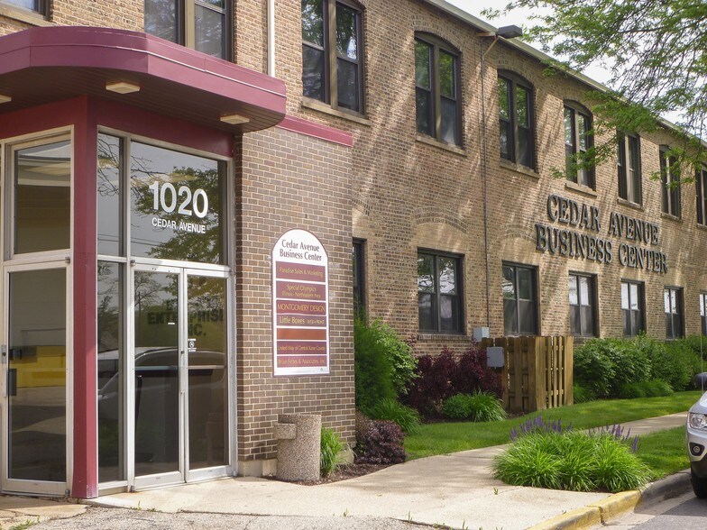 More Photos Of 1020 Cedar Ave, St Charles Light Manufacturing For Lease