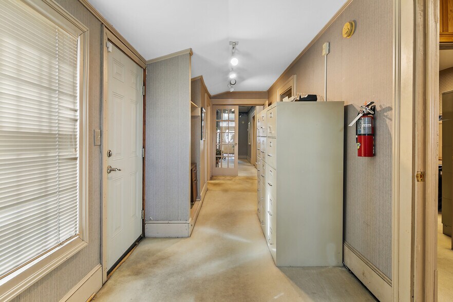 More Photos Of 127 S Cool Spring St, Fayetteville Office For Sale