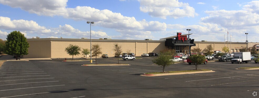 More Photos Of 12707 N Mopac Expy, Austin Department Store For Lease