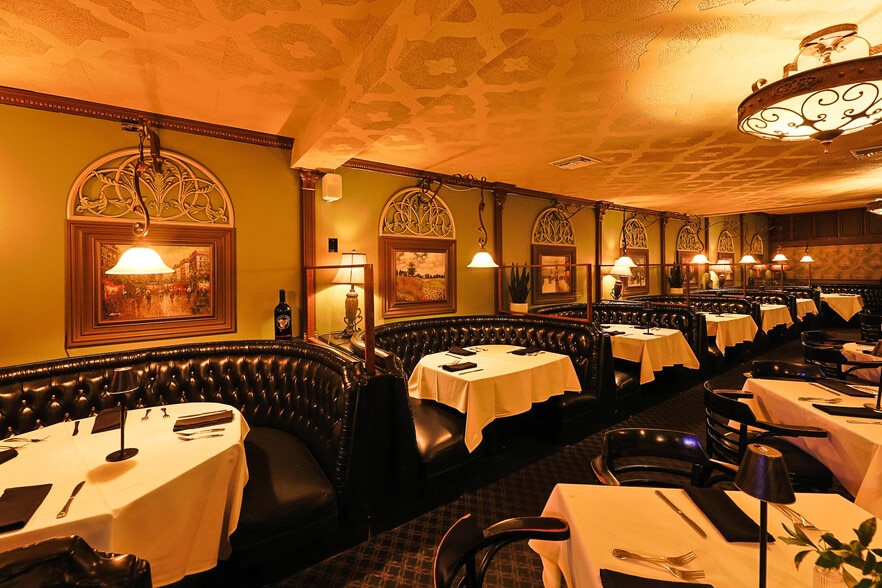 More Photos Of 4557 Sherman Oaks Ave, Sherman Oaks Restaurant For Lease