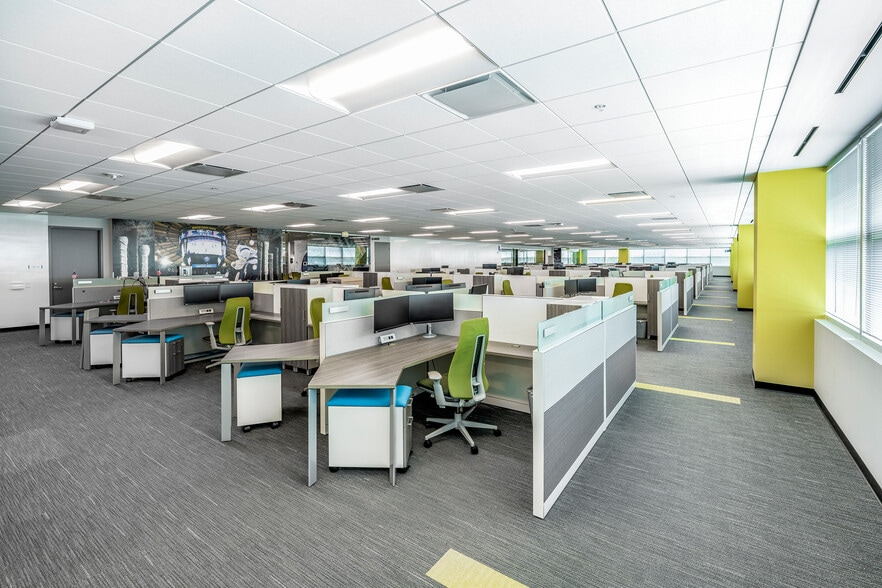 More Photos Of 8125 Highwoods Palm Way, Tampa Office For Sale