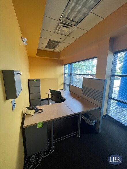 More Photos Of 295-297 Barnes Blvd, Rockledge Light Manufacturing For Lease