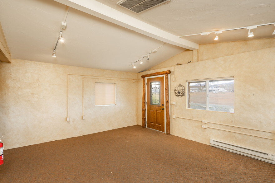More Photos Of 815 S Dunivin Ln, Dewey Office For Sale