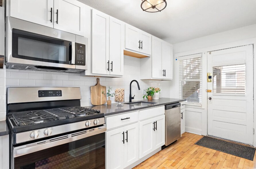 More Photos Of 1800-1816 W 41st St, Kansas City Apartments For Sale