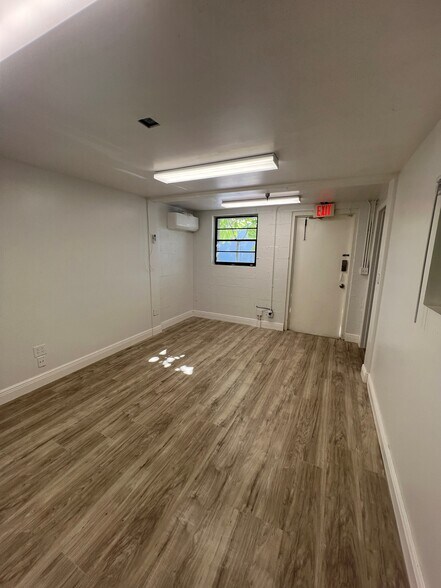 More Photos Of 3885 Investment Ln, Riviera Beach Warehouse For Lease