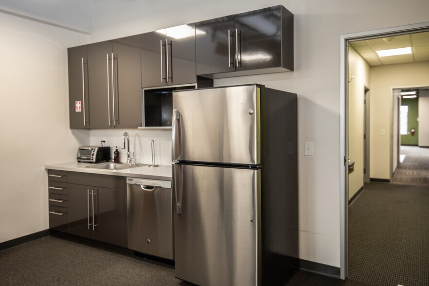 More Photos Of 2560 28th St, Boulder Office For Lease