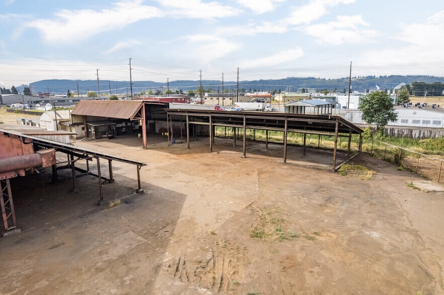 More Photos Of 523 7th Ave, Longview Warehouse For Sale
