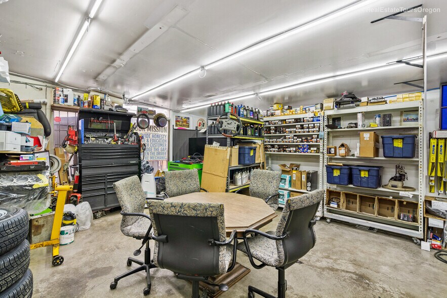 More Photos Of 104 NE 80th Ave, Portland Warehouse For Sale