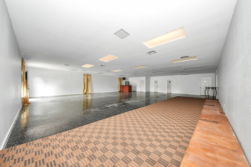 More Photos Of 8346 Howard Dr, Houston Office For Sale