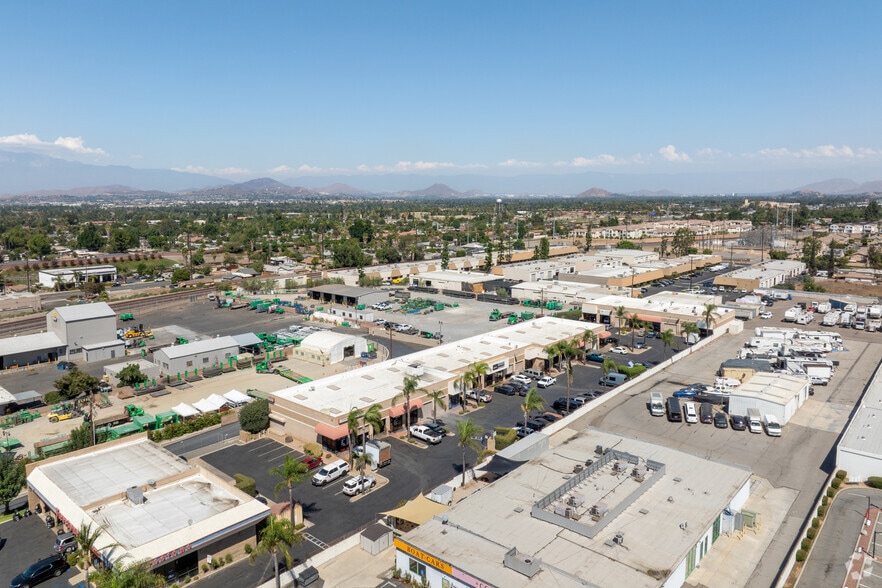 More Photos Of 3265 Van Buren Blvd, Riverside Auto Repair For Lease