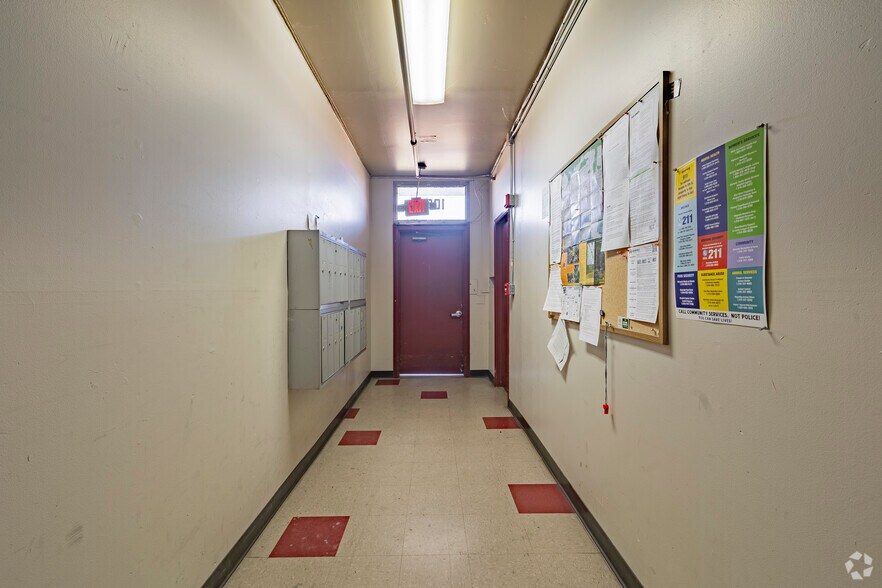 More Photos Of 1050-1066 47th Ave, Oakland Apartments For Lease