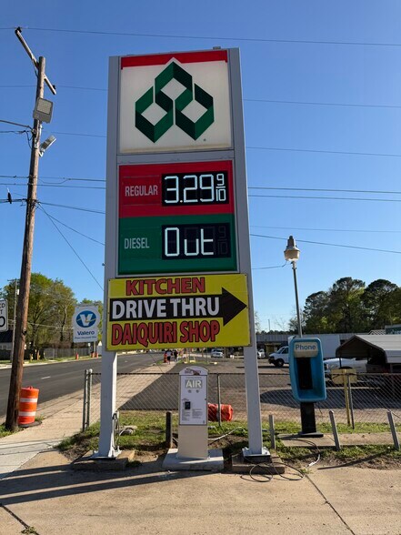 More Photos Of 1515 S Mobberly Ave, Longview Service Station For Sale