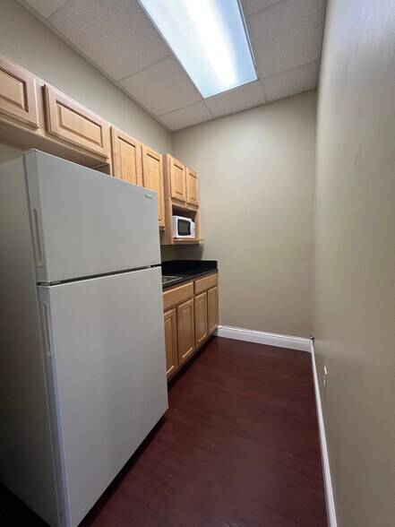 More Photos Of 1355 S International Pky, Lake Mary Office For Lease