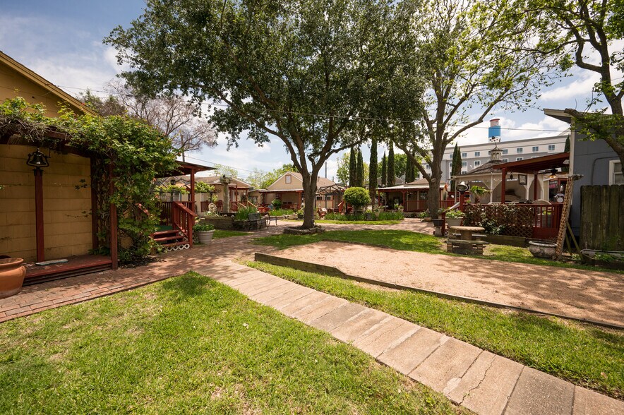 More Photos Of 706 Bradford Ave, Kemah Land For Sale