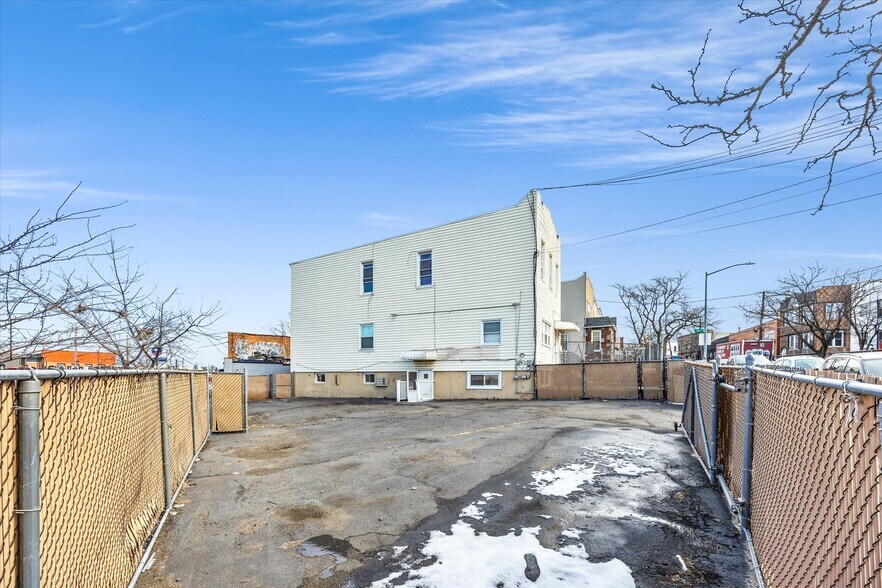 More Photos Of 5759 Maspeth Ave, Maspeth Industrial For Lease