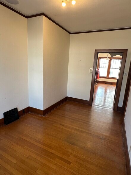 More Photos Of 9 Caulfield Ave, Camdenton Storefront Retail Office For Sale