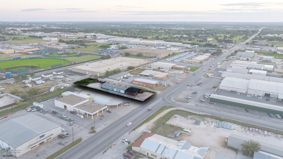 More Photos Of 2150 Industrial Blvd, Abilene Office For Sale