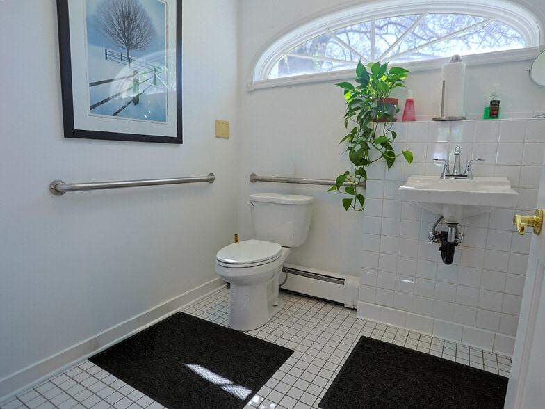 More Photos Of 19 Hill St, Goshen Office For Sale
