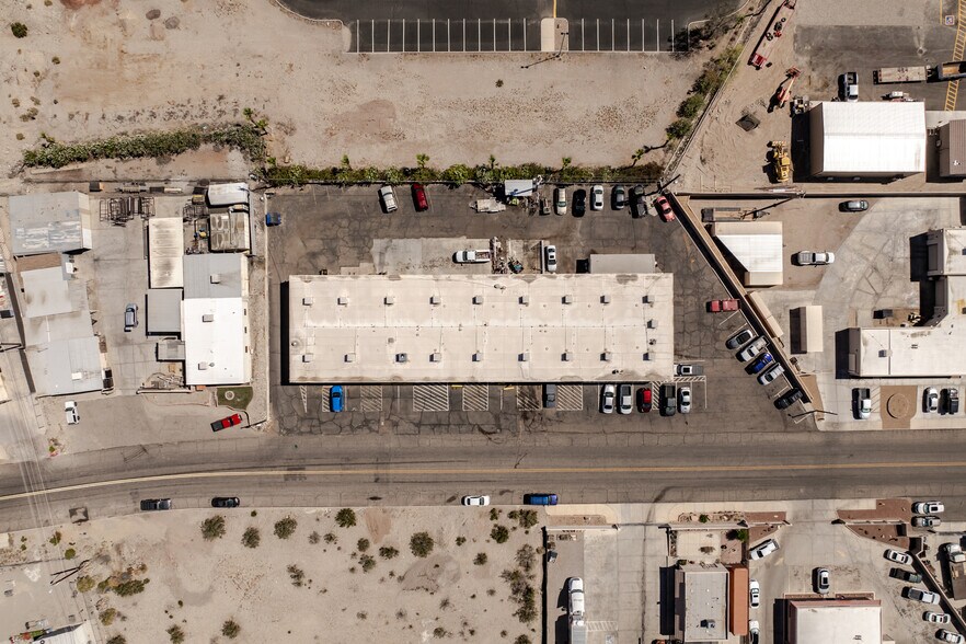 More Photos Of 1950 Commander Dr, Lake Havasu City General Retail For Sale