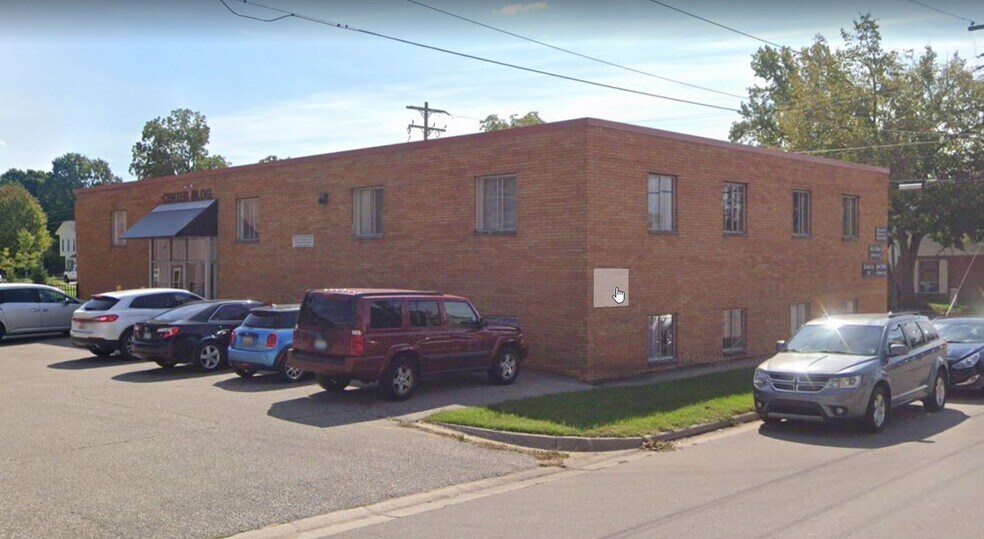 More Photos Of 303 E Paw Paw St, Paw Paw Office Residential For Lease