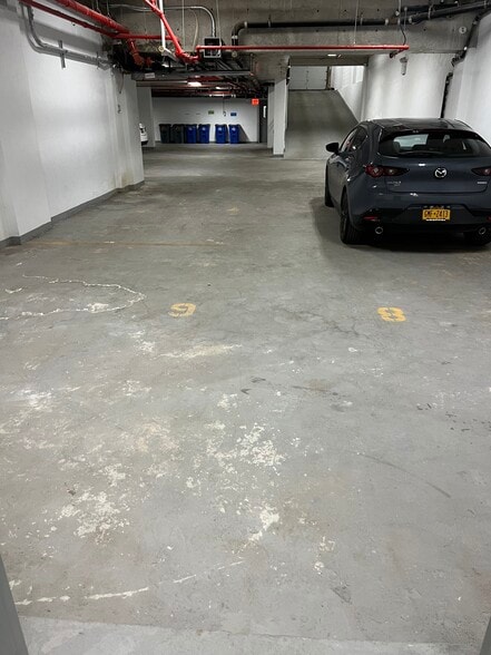 More Photos Of 82 Suydam St, Brooklyn Warehouse For Sale