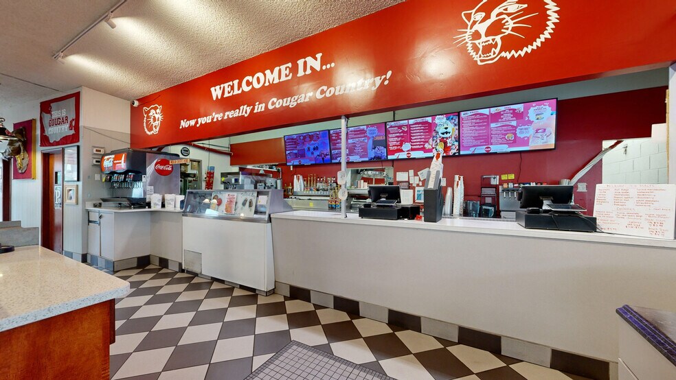 More Photos Of 760 N Grand Ave, Pullman Restaurant For Sale