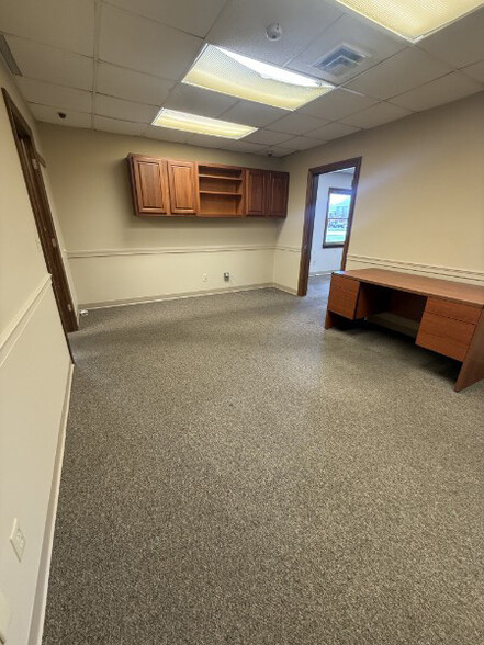 More Photos Of 601 6th Ave, Huntington Office For Sale