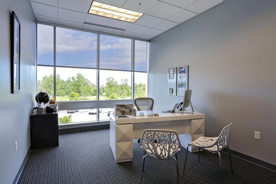 More Photos Of 600 Airborne Pky, Cheektowaga Unknown For Lease