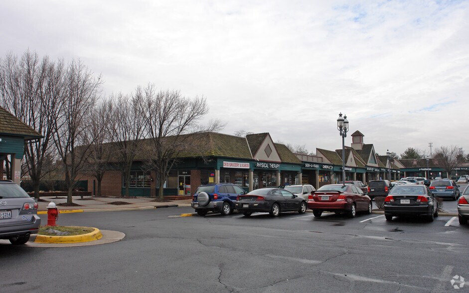 More Photos Of 525 E Market St, Leesburg Storefront For Lease