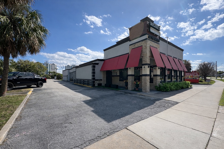 Primary Photo Of 6320 International Dr, Orlando Fast Food For Lease